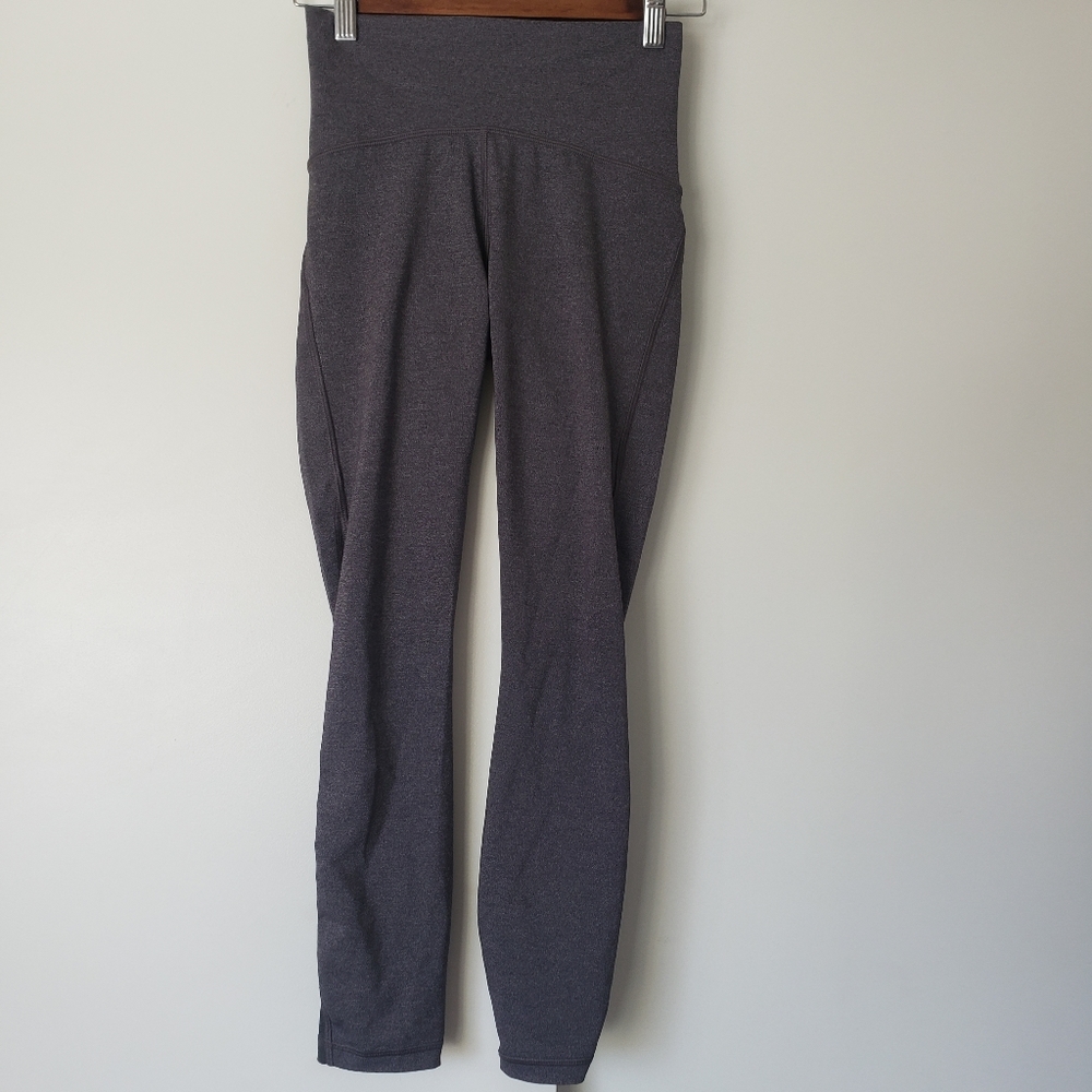 Lululemon TrainTimes 7/8 25" leggings, size 4 - Picture 6 of 12